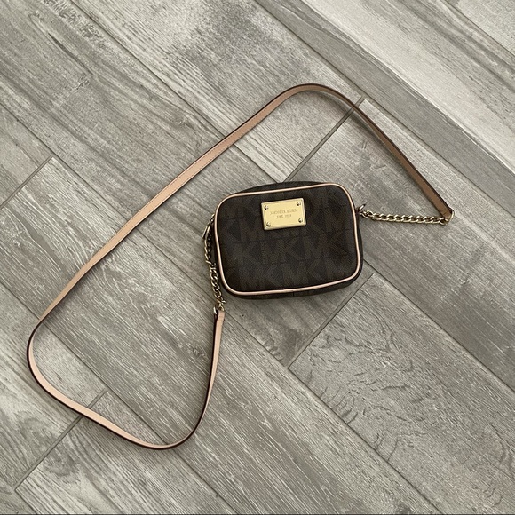 Michael Kors Logo Crossbody - Picture 3 of 11